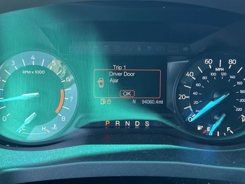 Used 2016 Ford Explorer XLT AWD/4WD image 18