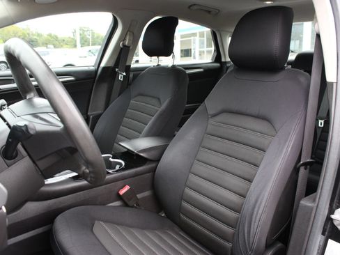 Used 2014 Ford Fusion SE FWD image 14