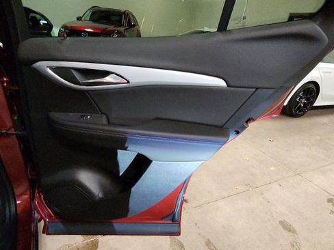 Certified 2024 Buick Envision Avenir image 31