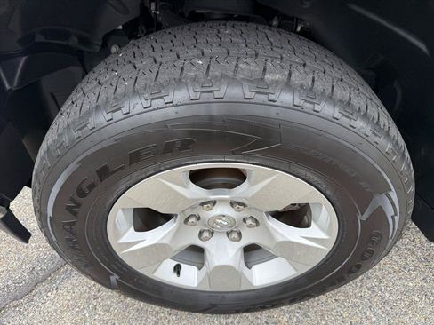 Used 2024 RAM 1500 Big Horn AWD/4WD image 5