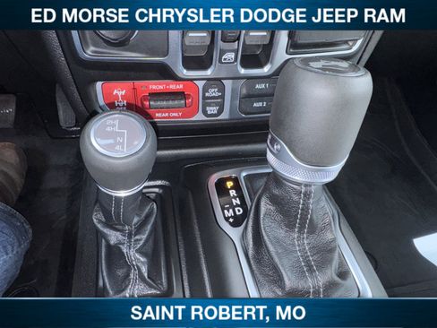 New 2026 Jeep Wrangler Unlimited Rubicon w/ Whitecap Package AWD/4WD image 25