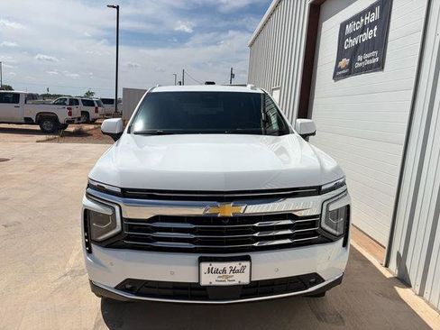 New 2026 Chevrolet Suburban LT w/ Comfort Package AWD/4WD image 8