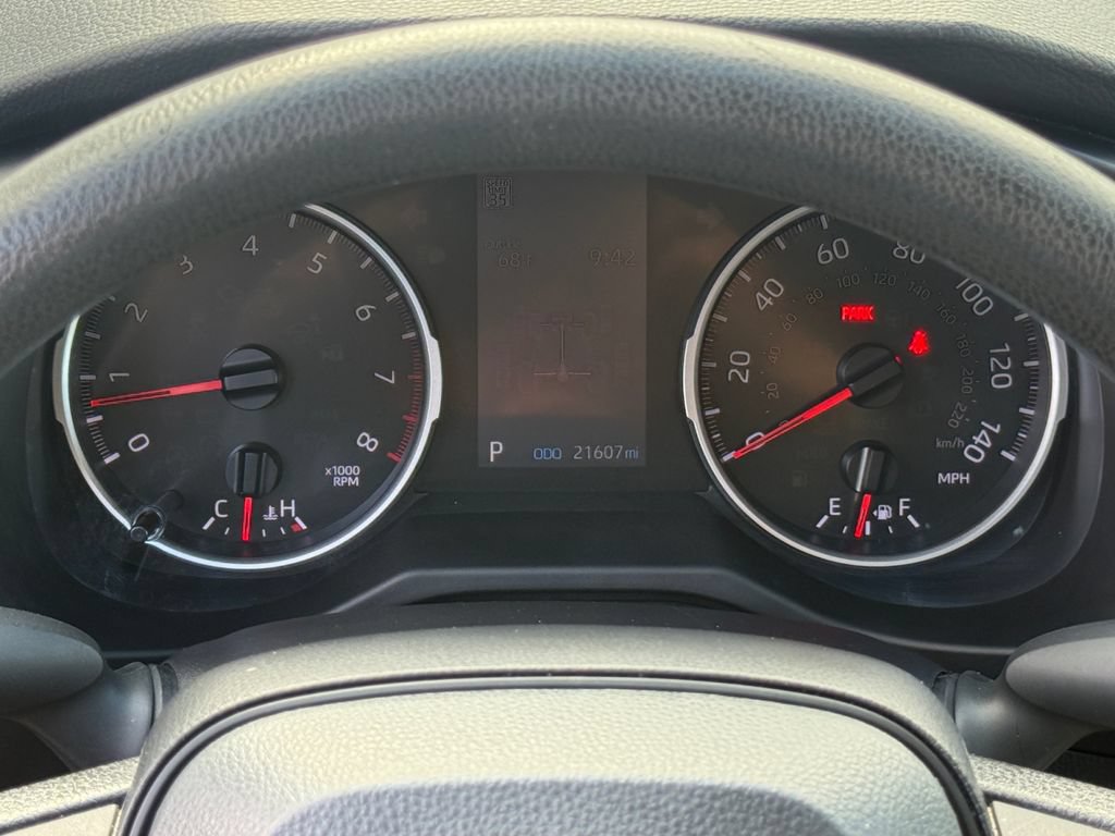 Used 2022 Toyota RAV4 LE AWD/4WD image 32