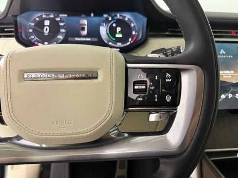 Used 2025 Land Rover Range Rover SE AWD/4WD image 19