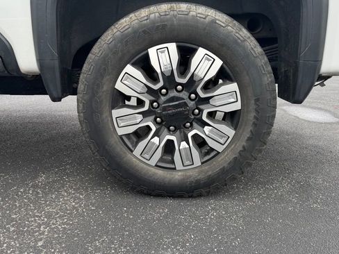 Used 2024 GMC Sierra 2500 Denali w/ Technology Package AWD/4WD image 40