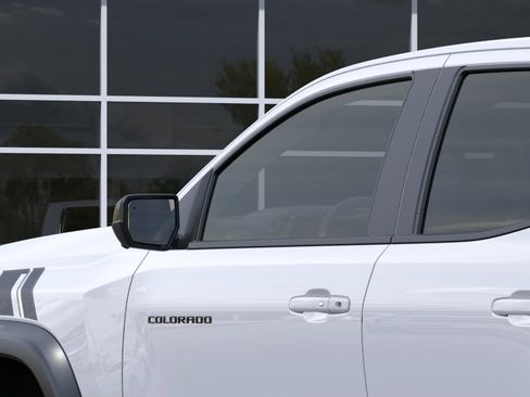 New 2026 Chevrolet Colorado ZR2 w/ Midnight Edition AWD/4WD image 12