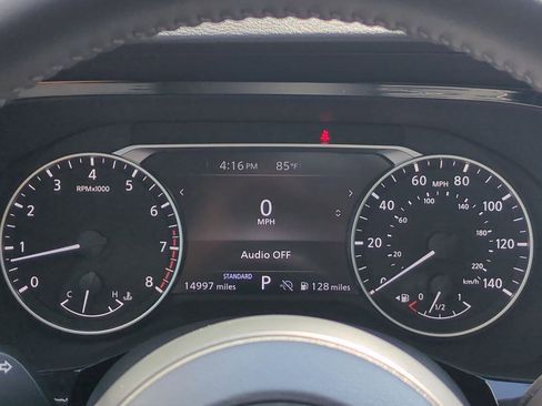 Certified 2025 Nissan Pathfinder SV w/ SV Premium Package FWD image 21