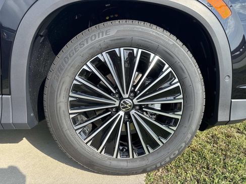 New 2026 Volkswagen Tiguan S FWD image 3