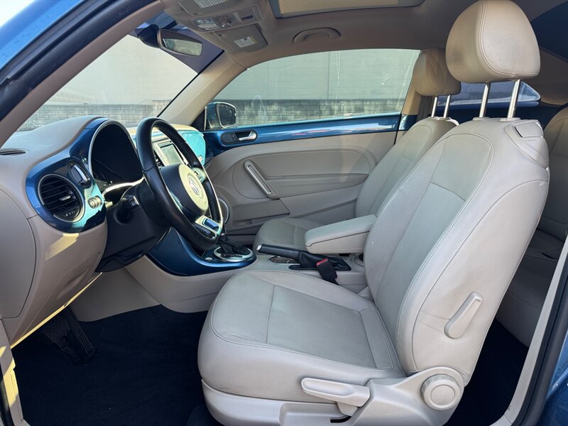 Used 2019 Volkswagen Beetle 2.0T SE FWD image 25