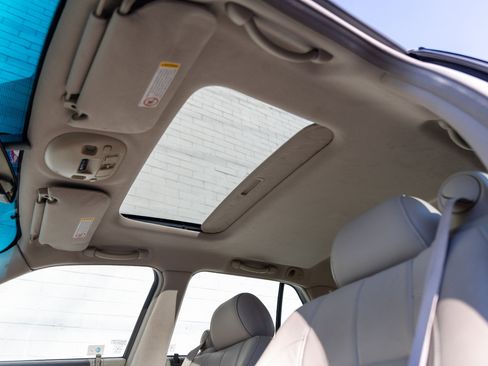 Used 2000 Cadillac De Ville DTS w/ Comfort/Convenience Pkg image 42