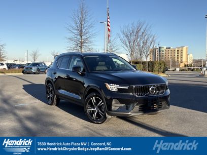 Used 2025 Volvo XC40 B5 Core