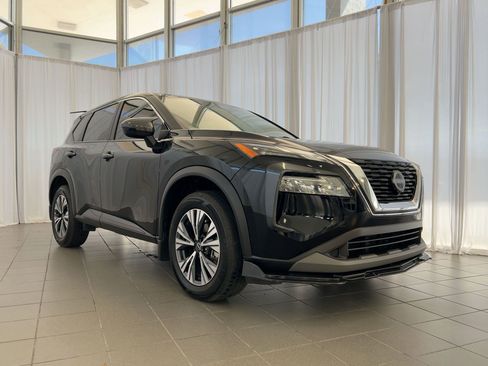 Used 2023 Nissan Rogue SV image 7