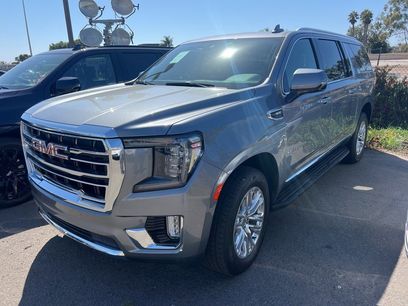 Used 2022 GMC Yukon XL SLT w/ SLT Premium Package