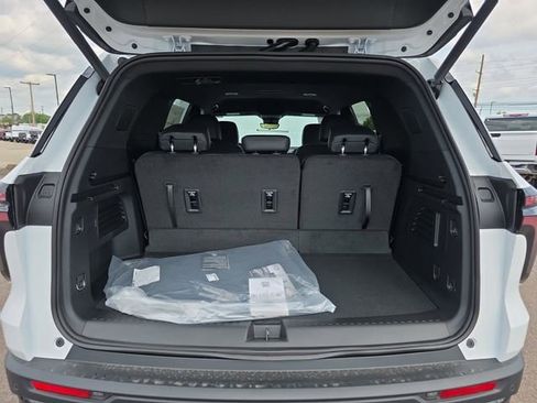 New 2026 Chevrolet Traverse LT w/ Midnight/Sport Edition FWD image 14