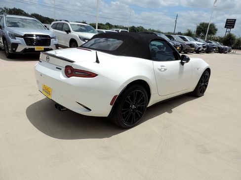 Used 2024 MAZDA MX-5 Miata Club RWD image 5