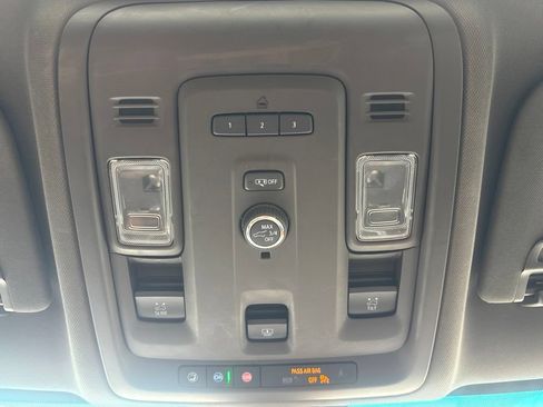 Used 2021 Chevrolet Tahoe Z71 AWD/4WD image 18