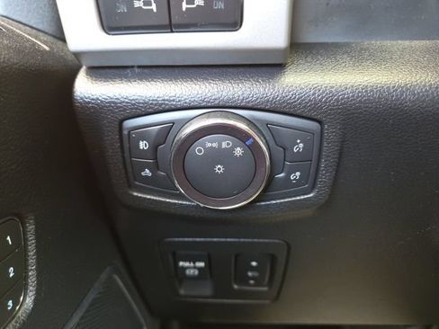 Used 2019 Ford F150 Lariat w/ Equipment Group 502A Luxury AWD/4WD image 49