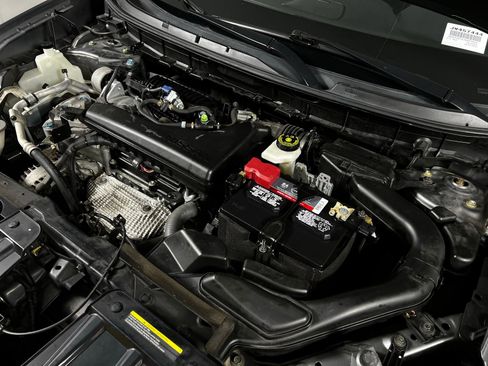 Used 2018 Nissan Rogue SL image 11