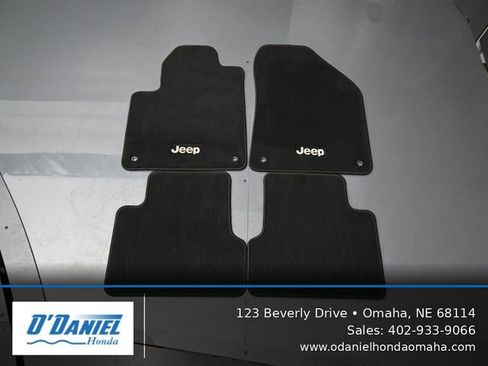 Used 2018 Jeep Cherokee Limited image 36