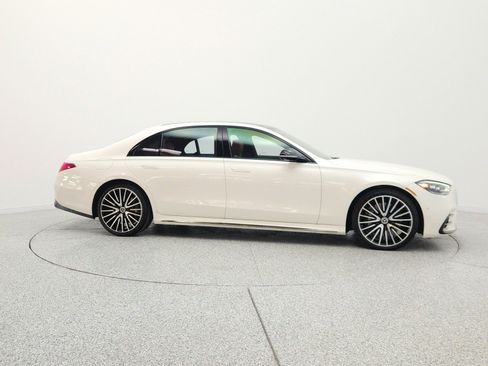 Used 2023 Mercedes-Benz S 580 4MATIC Sedan image 4