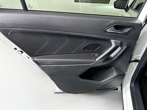 Used 2024 Volkswagen Tiguan SE R-Line image 27