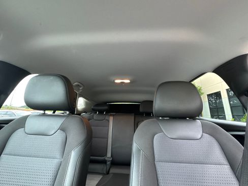 Used 2025 Chevrolet Trax LT w/ LT Convenience Package FWD image 29