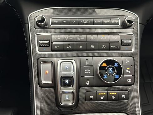 Certified 2022 Hyundai Santa Fe Limited image 31