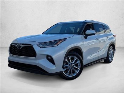 Used 2023 Toyota Highlander Limited