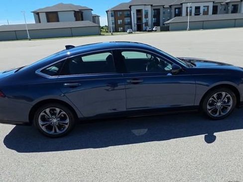 Used 2024 Honda Accord EX-L image 2