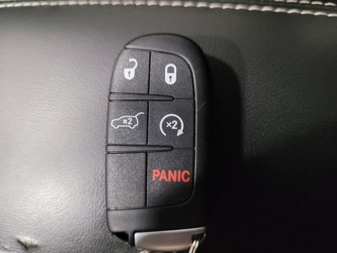 Used 2016 Jeep Grand Cherokee Limited AWD/4WD image 32