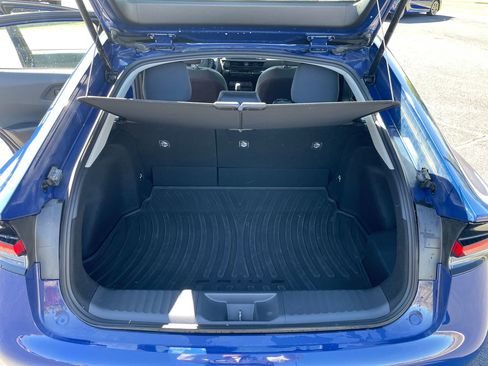 Used 2023 Toyota Prius LE AWD/4WD image 10
