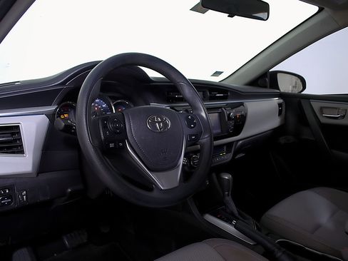 Used 2016 Toyota Corolla LE FWD image 13