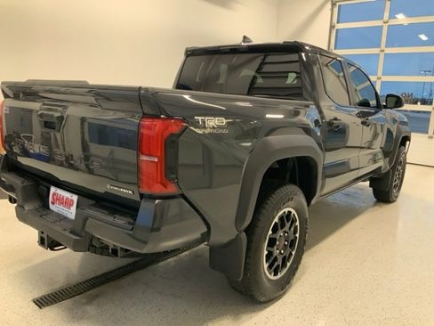 Used 2025 Toyota Tacoma TRD Off-Road image 8