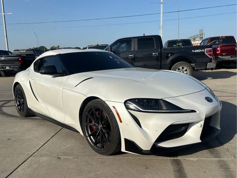 Used 2023 Toyota Supra RWD image 2