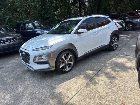 Used 2020 Hyundai Kona Limited w/ Cargo Package FWD image 2