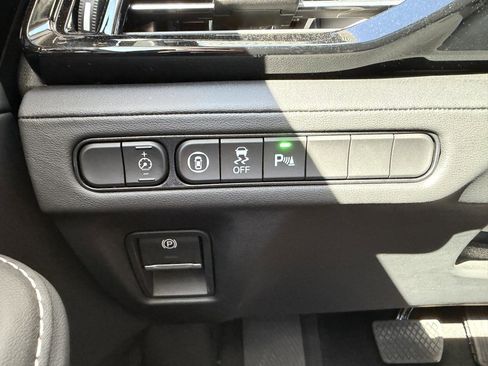 Used 2025 Acura MDX FWD w/ Technology Package image 32
