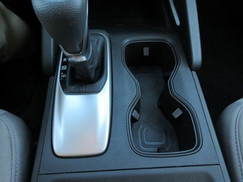 Used 2023 Nissan Frontier SV image 29