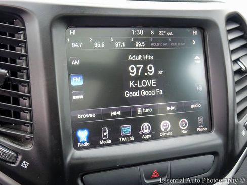 Used 2017 Jeep Cherokee Trailhawk w/ Comfort/Convenience Group image 15