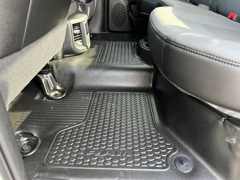 Used 2022 RAM 2500 Tradesman w/ Chrome Appearance Group image 6