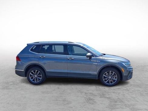 Used 2024 Volkswagen Tiguan SE AWD/4WD image 6