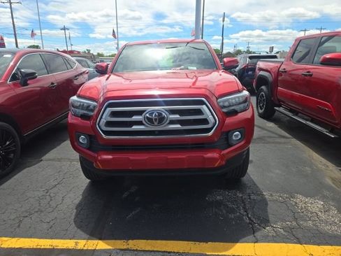 Used 2020 Toyota Tacoma Limited AWD/4WD image 2