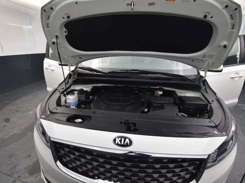 Used 2021 Kia Sedona LX image 13