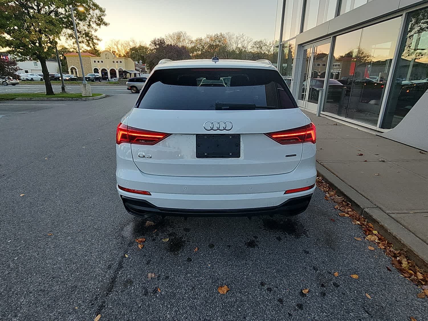 Used 2024 Audi Q3 2.0T Premium w/ Convenience Package AWD/4WD image 19