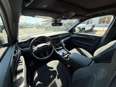 New 2025 Jeep Grand Cherokee Laredo X w/ Luxury Tech Group I image 20