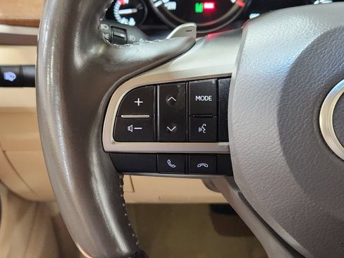 Used 2021 Lexus LX 570 4WD w/ Luxury Package image 48