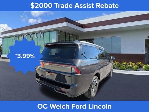 Certified 2025 Lincoln Navigator Reserve AWD/4WD image 5