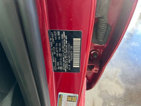 Used 2025 Hyundai Elantra Limited image 29