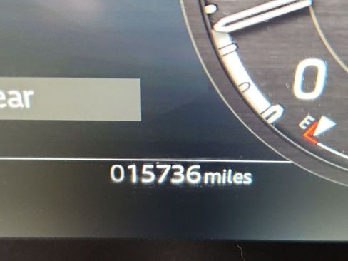 Used 2024 Land Rover Defender 110 X-Dynamic SE image 19