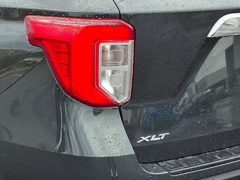 Used 2023 Ford Explorer XLT image 24