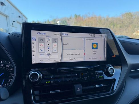 Used 2022 Toyota Highlander Limited image 17